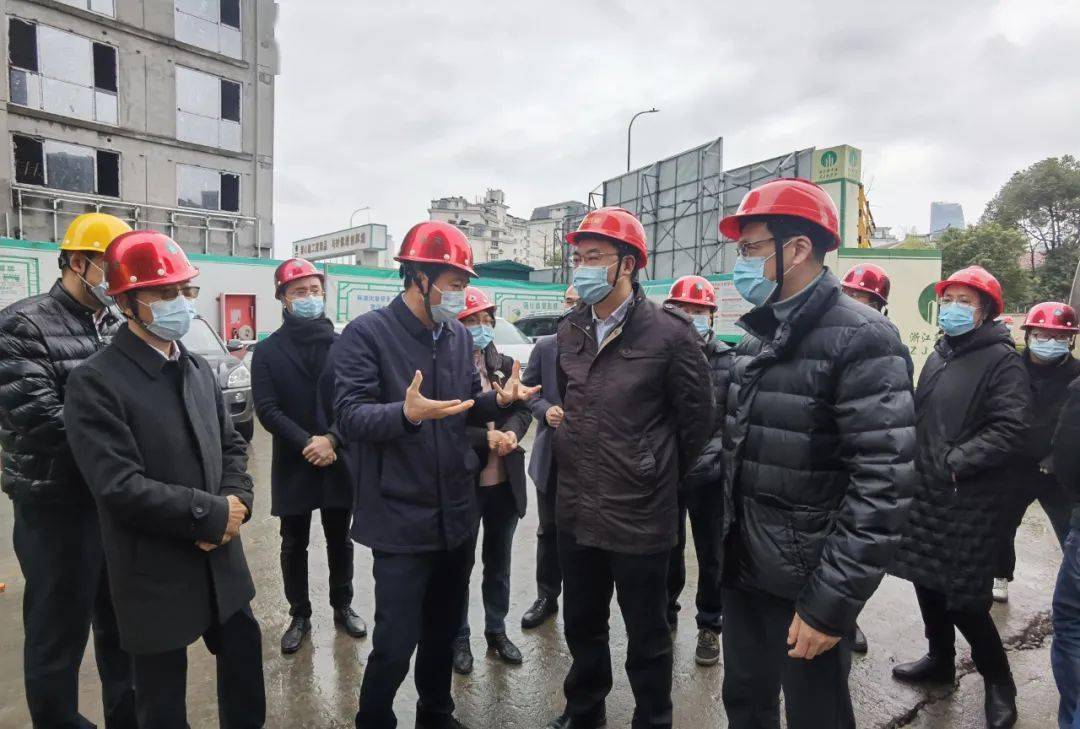 市委副秘书长杨勇赴建筑工地开展节前安全生产检查