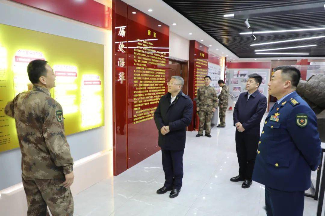 梁庆民,郝旺,于迅走访慰问黑龙江省佳木斯军分区部队官兵