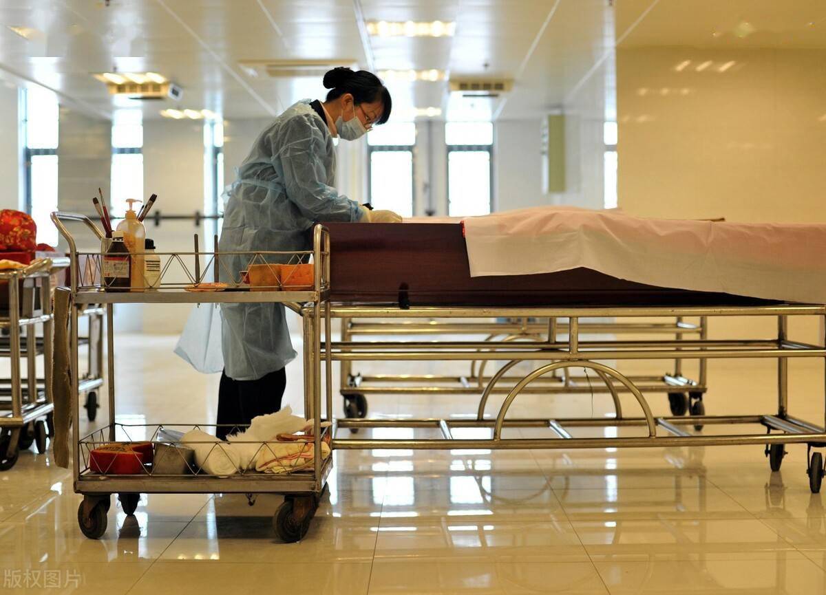 我在深圳的殡仪馆当合同工工作15年透露真实收入待遇