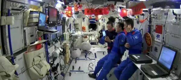 氛围一整个拉满 有春节“内味儿”了！