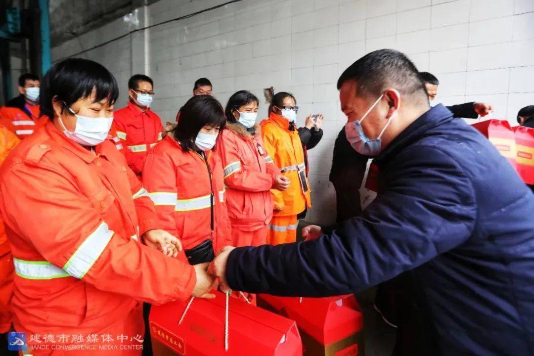 武警建德中队,32507部队当天,王新锋一行还走访慰问了武警建德中队