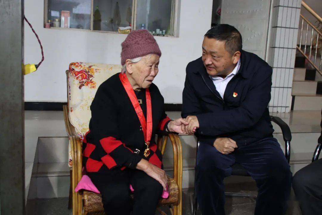 杨国宗一行深入苍山西镇马厂村,羊庄坪,河西村,亲和巷,上街村和漾濞县