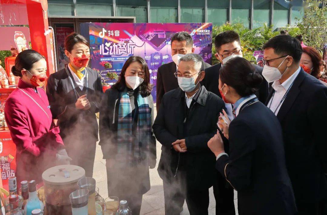 南航集团:党组成员看望慰问一线干部员工_韩文胜_马须伦_姚勇