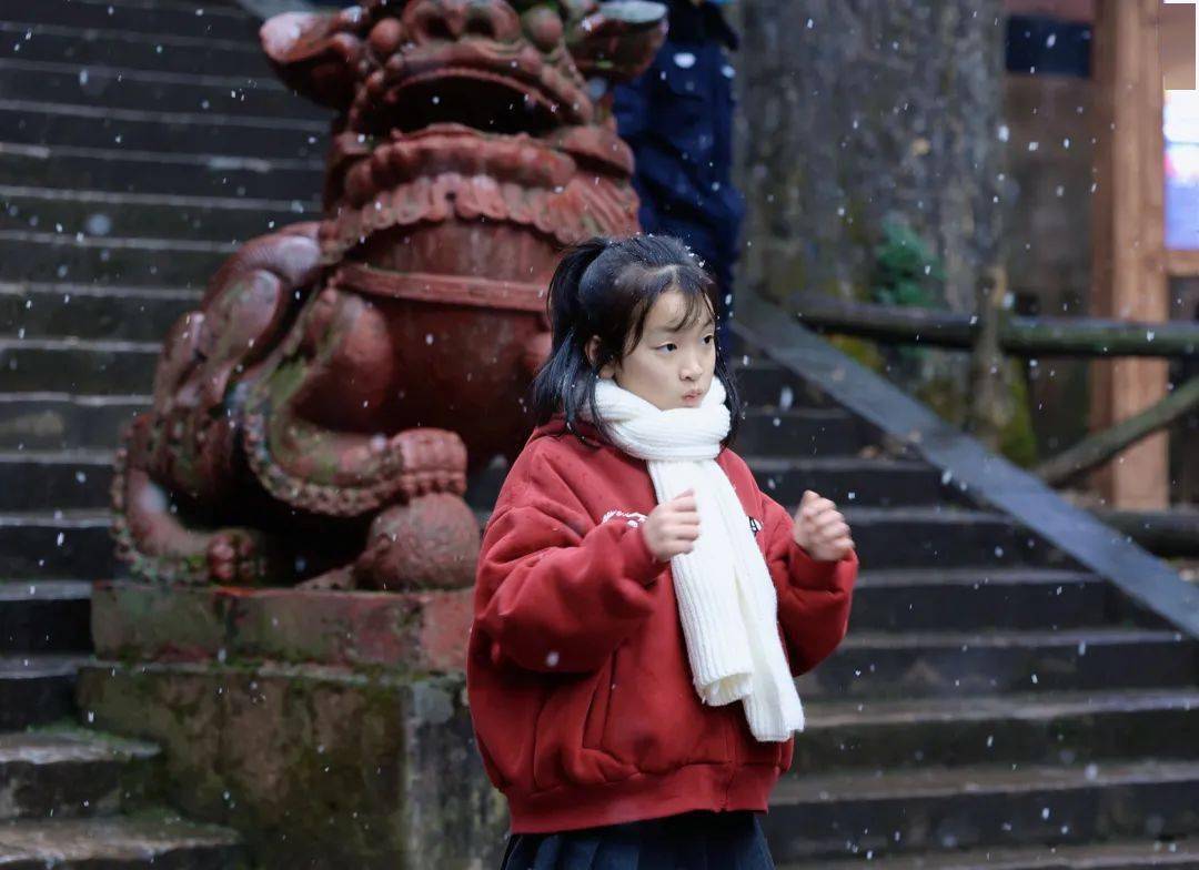 氛围|在都江堰过年 | 大年初一年味浓，红红火火、欢欢喜喜迎新年！