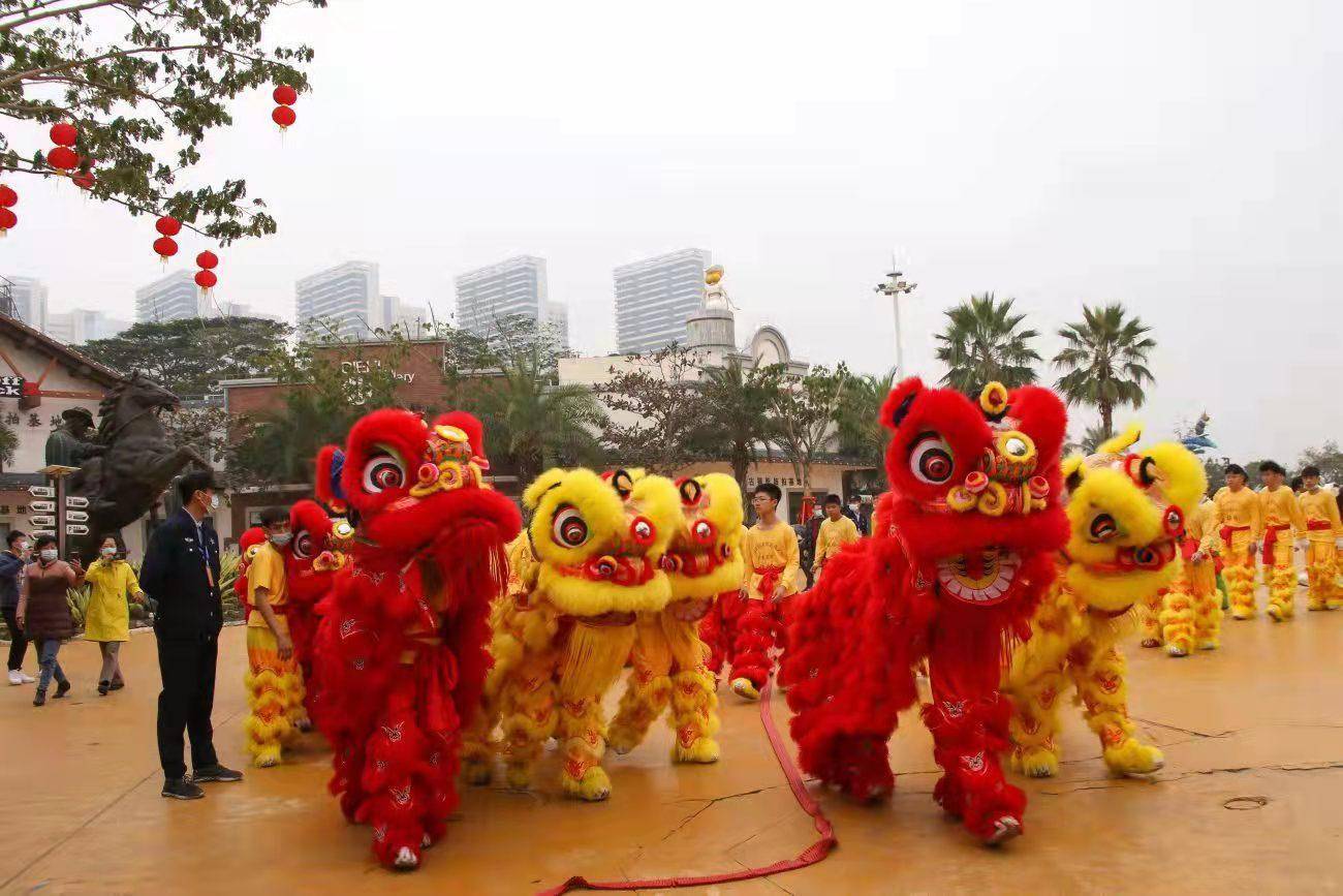 广东舞狮采青图片