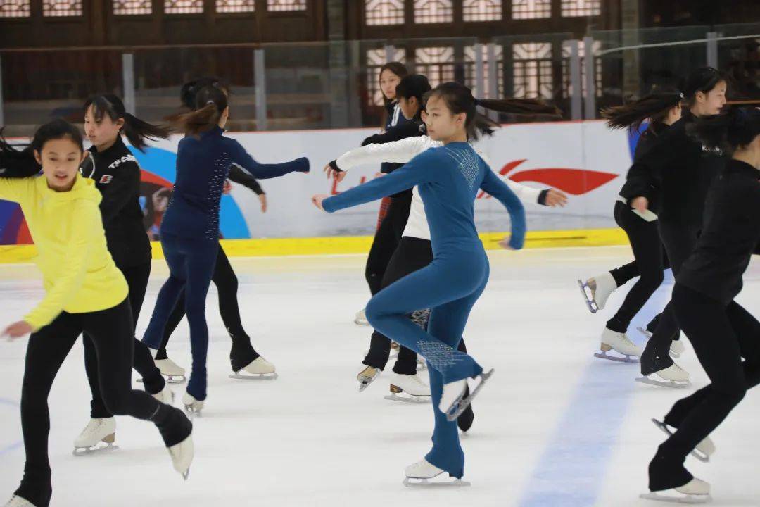 南翔|爱申活暖心春丨一起去撒欢！“嘉”门口就能滑雪、溜冰！