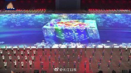 与演员表演完美融合！冬奥会开幕式上的巨大地屏是触屏吗？ 答案来了