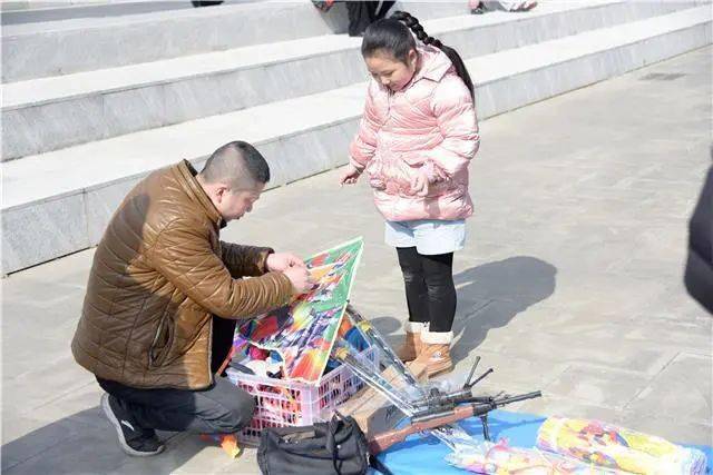 年味|和谐九寨年味丨春节放风筝 飞出浓浓年味儿