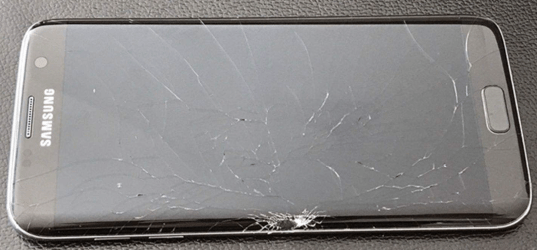 说出来你可能不信，曲面屏的诞生只是为了贴合臀部。