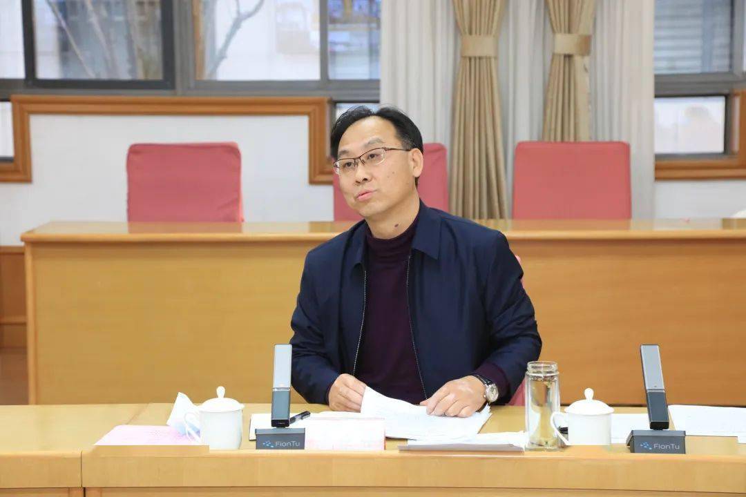 西青区委常委,副区长梁军,副区长陈力予,张建凤,庞铁强出席会议.