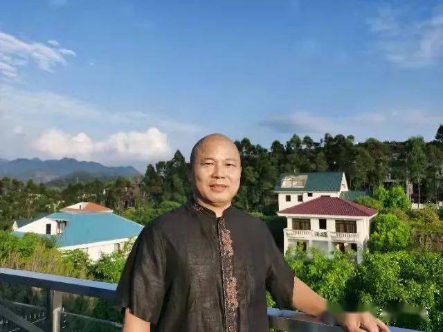 ���й�����ʫ�����н�ͬ��ʫ�������Ʒչ(��ʮ����)