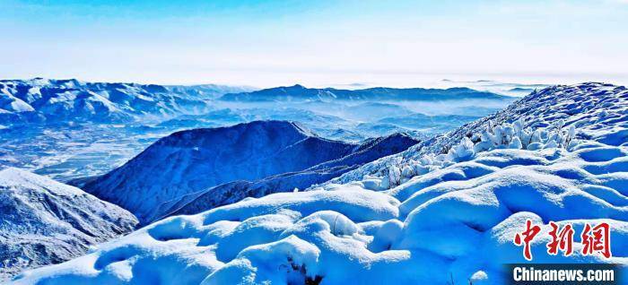 瑞雪|春雪后的六盘山 美若山水画卷