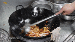 名厨|黄豆芽炒肉也能做成招牌菜?核心在于用11种香料粉炒肉,难怪桌桌必点
