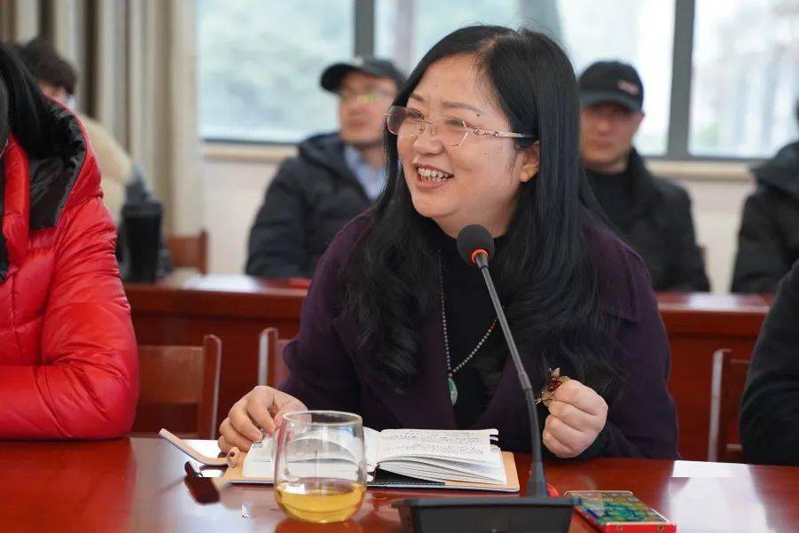 管理育人踔厉奋发创佳绩奋楫笃行谱华章绍兴市稽山中学召开2021学年第