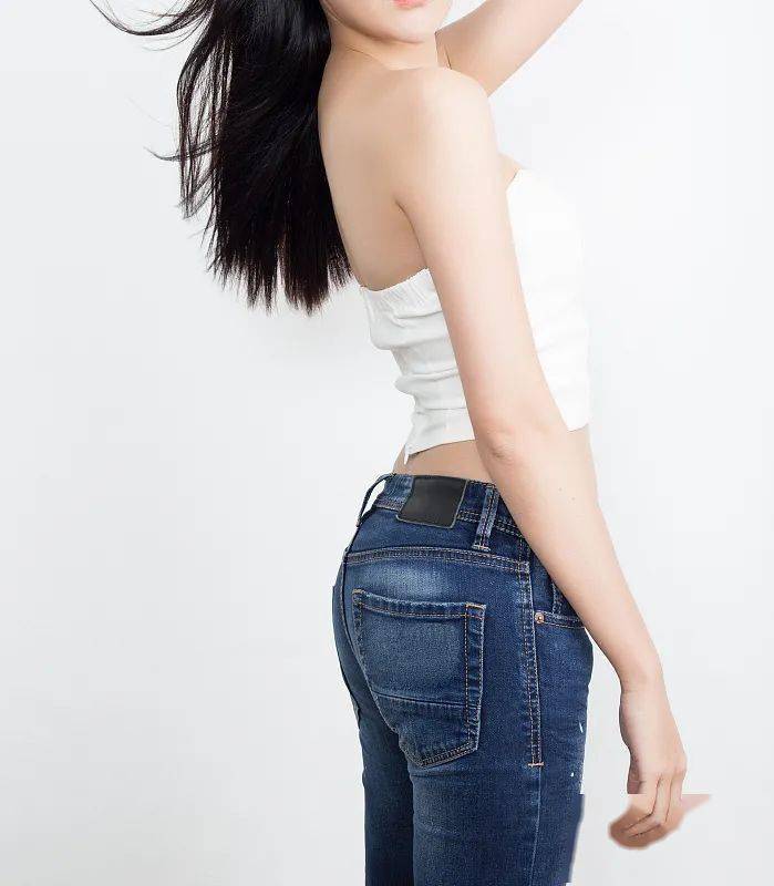 如何有效摆脱蝴蝶臂呢坚持锻炼这组动作是能消除赘肉的