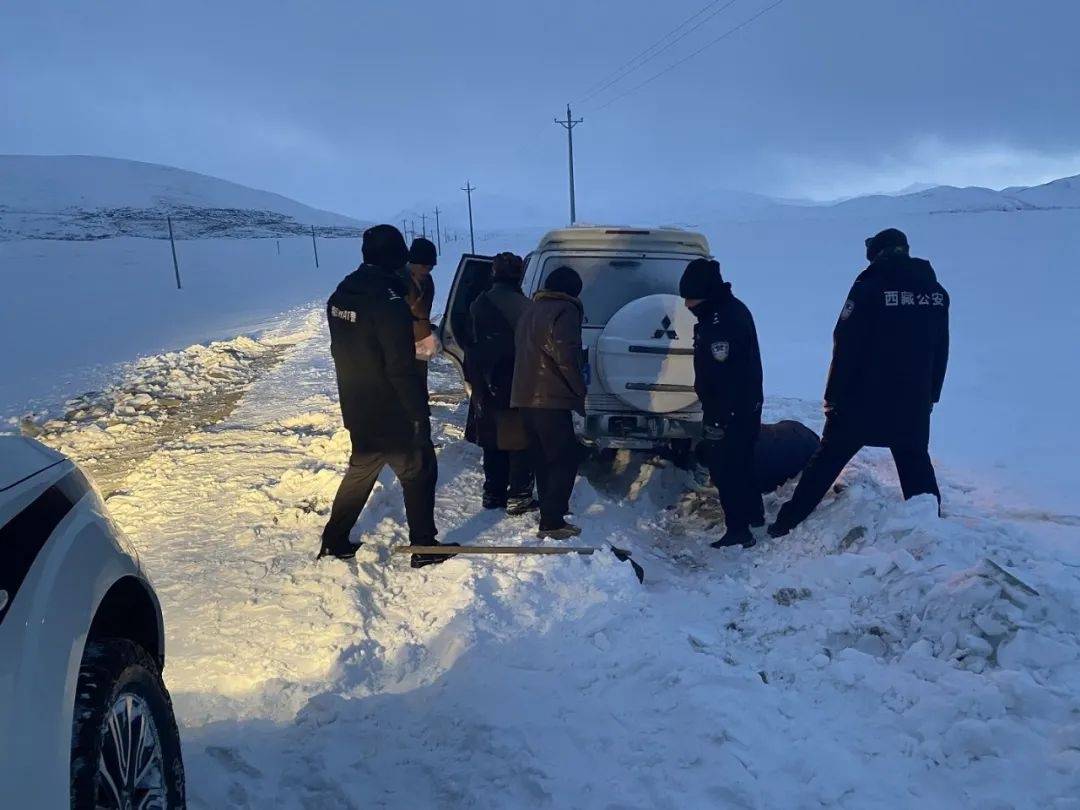 情暖新春 | 嘉黎公安倾心为民 帮助群众及时脱困_车辆_卡乡_林堤乡
