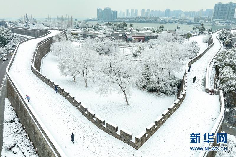 影响|湖北襄阳：雪落古城 景色如画