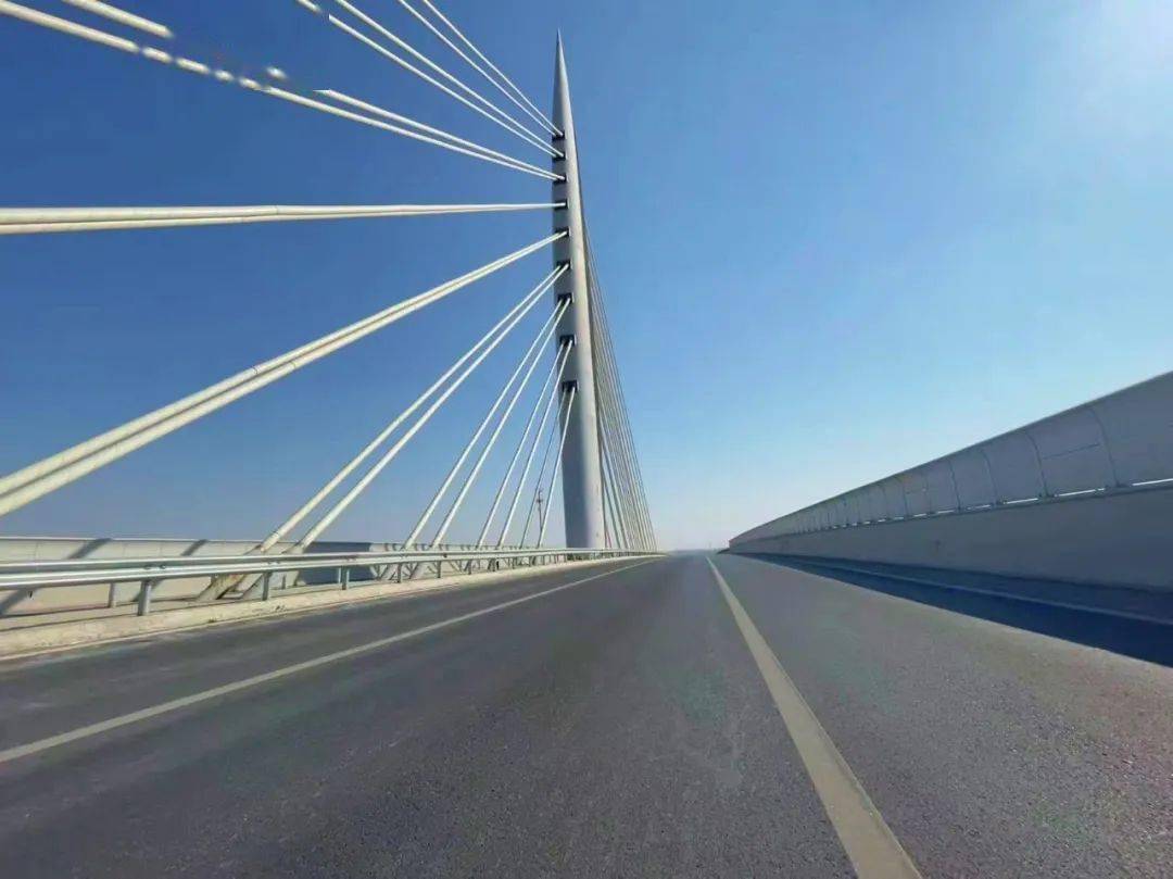 蔡瑞卿拍摄梁桥乐凯大街高架桥