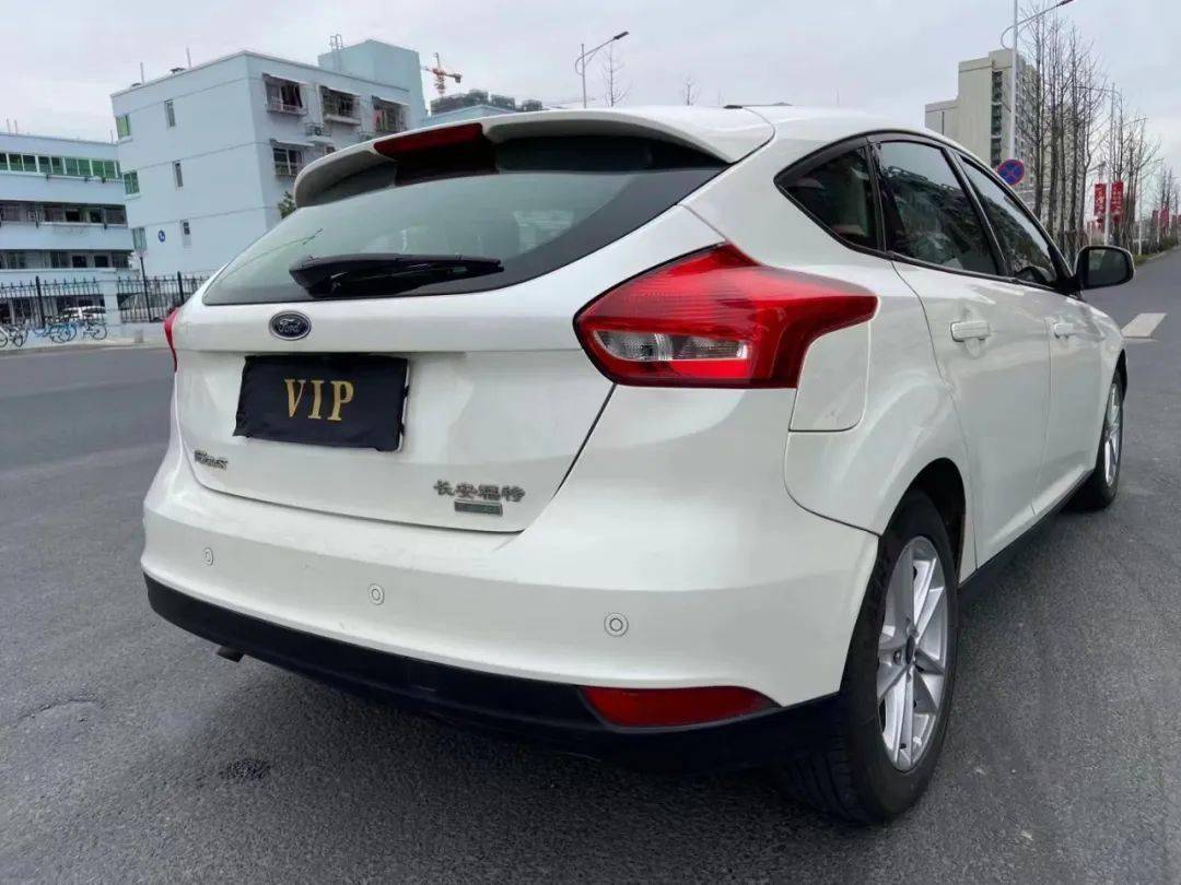 2016年福特福克斯10t风尚型本地一手车