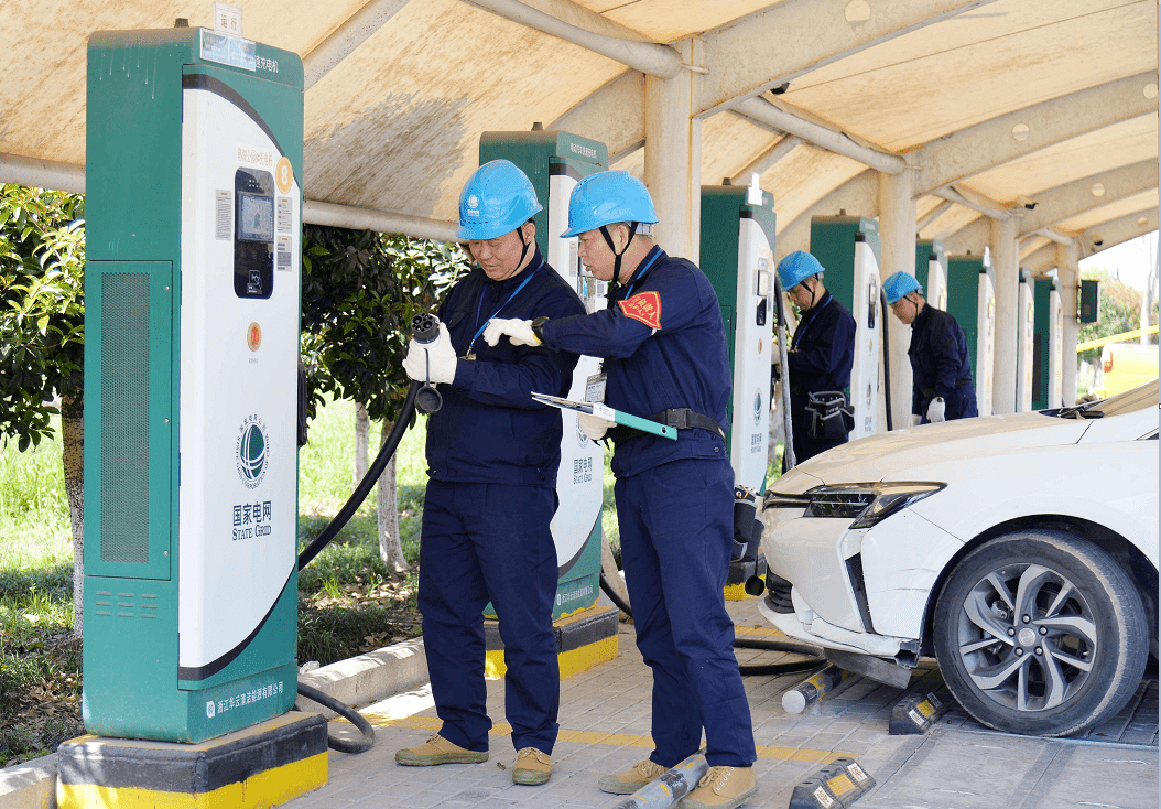 北京市住建委发布关于住宅区电动汽车充电桩安装及维护工作意见