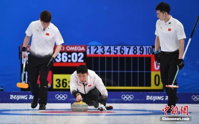中国男子冰壶队两连胜 女队爆冷胜瑞典