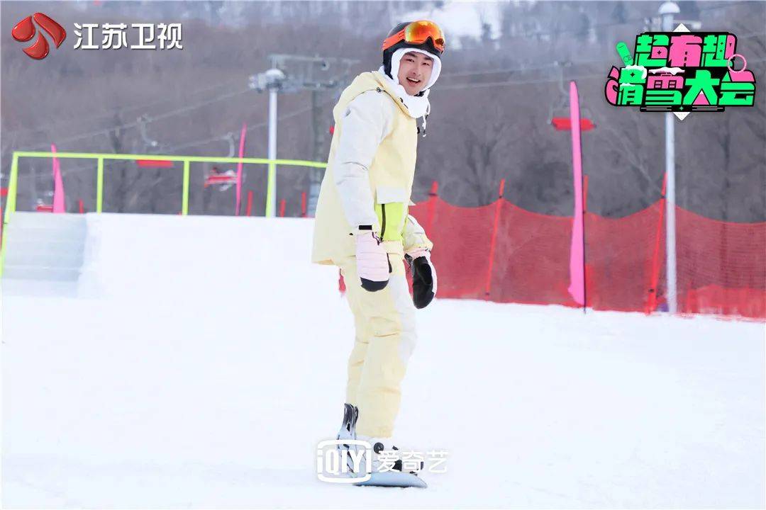 杨颖|吴奇隆杨颖加盟《超有趣滑雪大会》 开启趣味“雪地狼人杀”