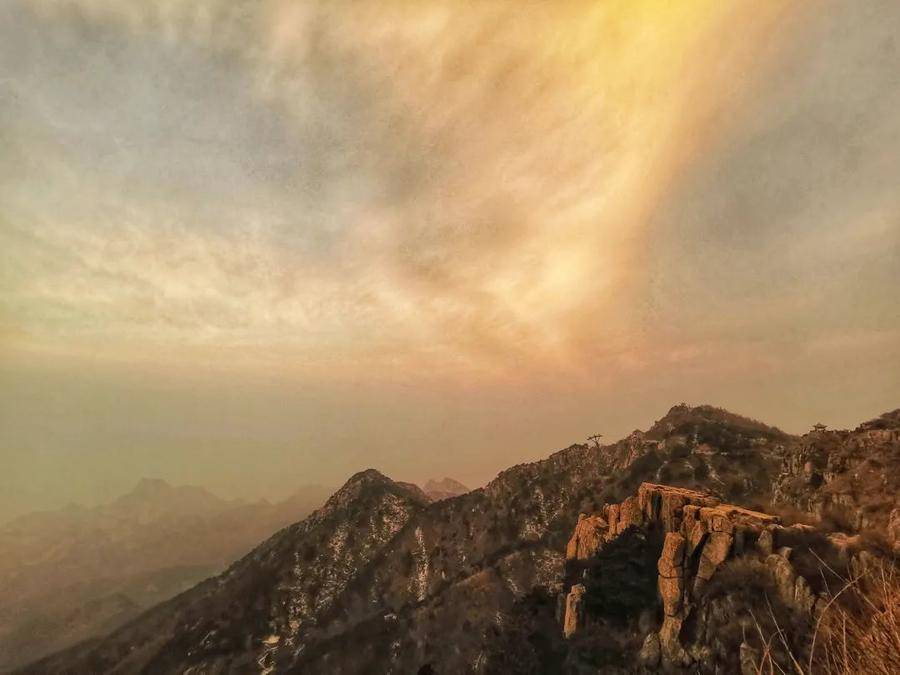 壹图集|泰山山顶朝霞点亮天空,美不胜收!_霞光_刘佐_冬日
