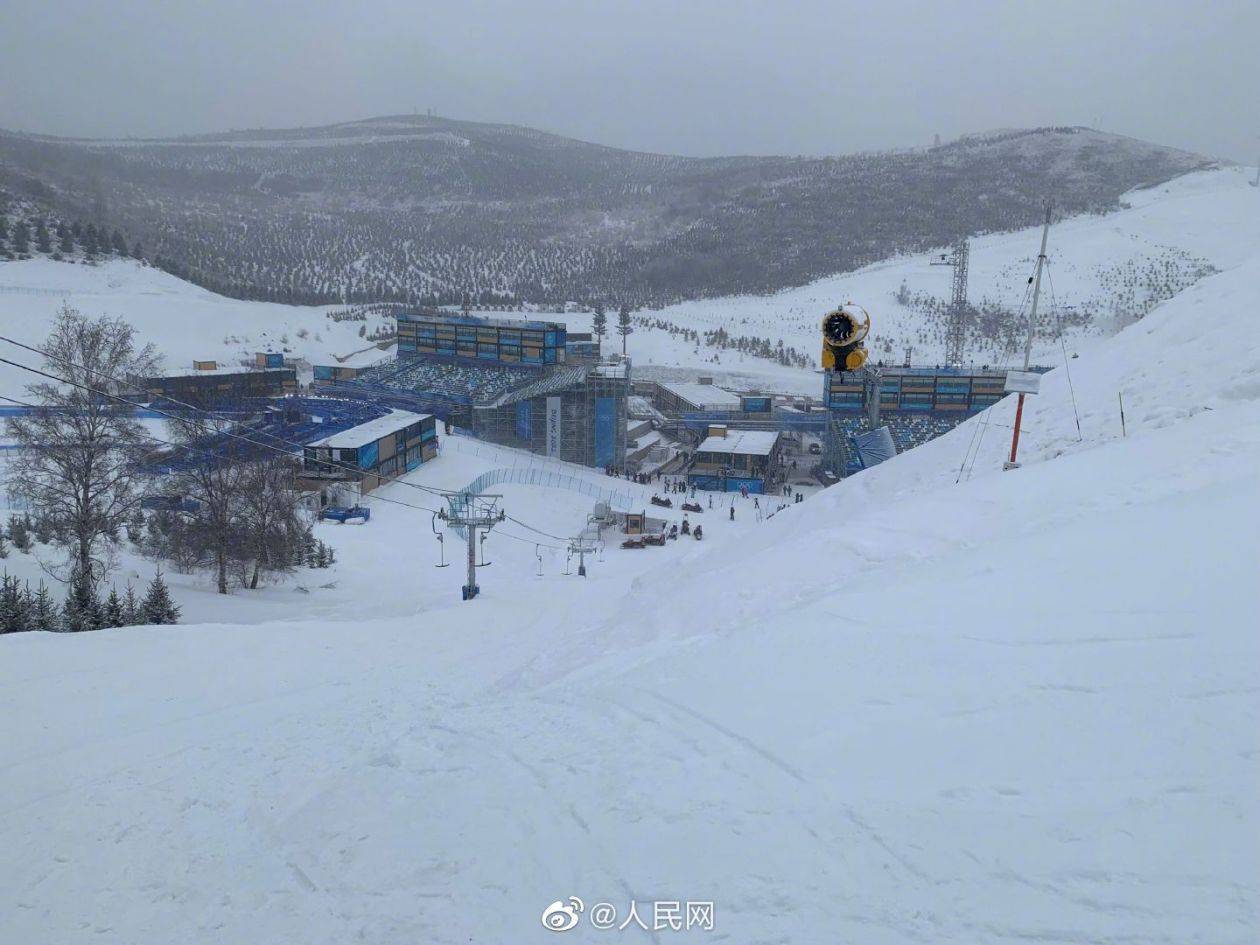 爱凌|由于天气原因，自由式滑雪女子坡面障碍技巧比赛推迟