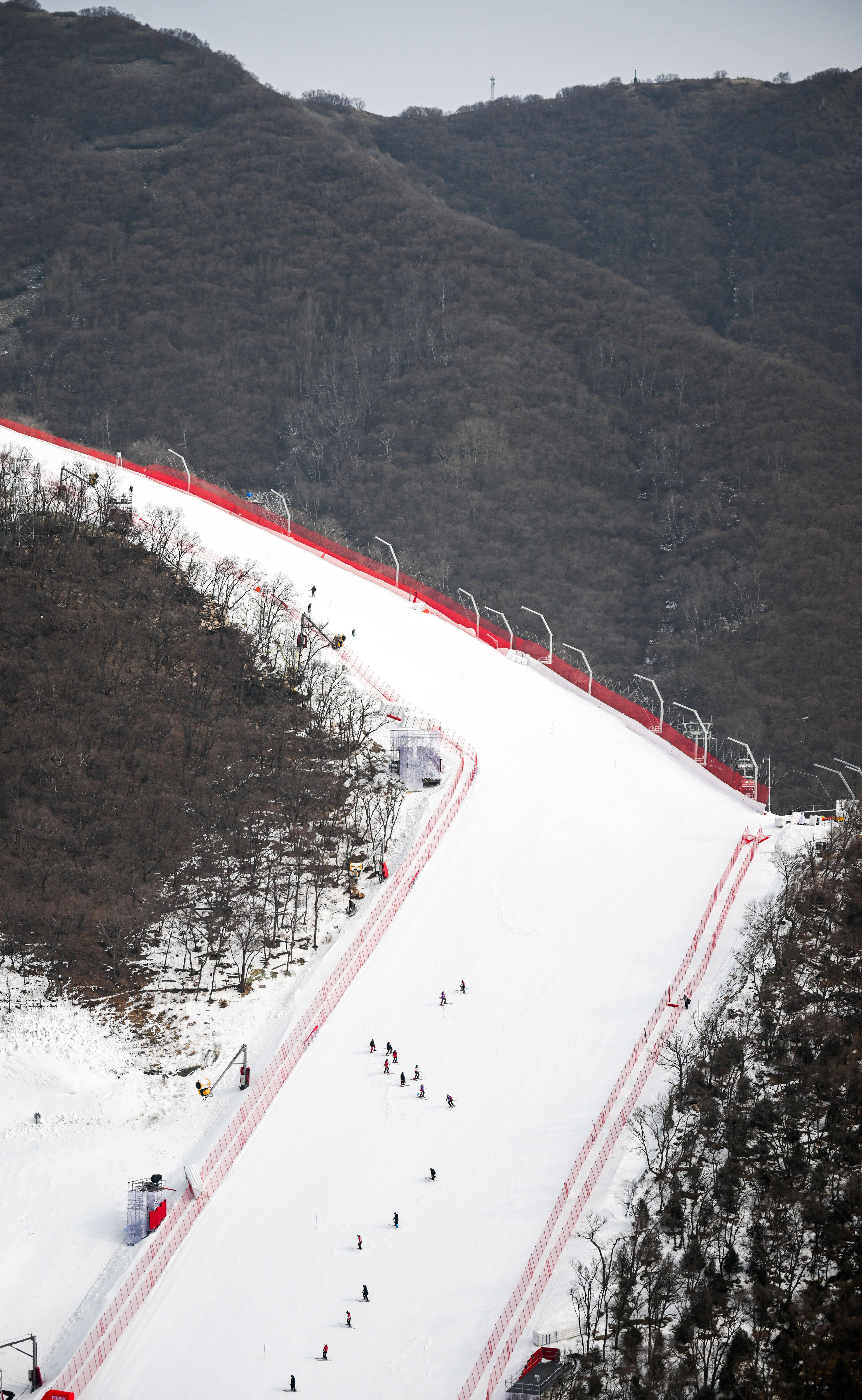 滑雪场跑道图片