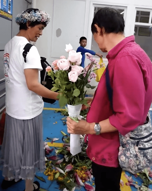 鲜花|情人节背后的鲜花生意，比股市还刺激