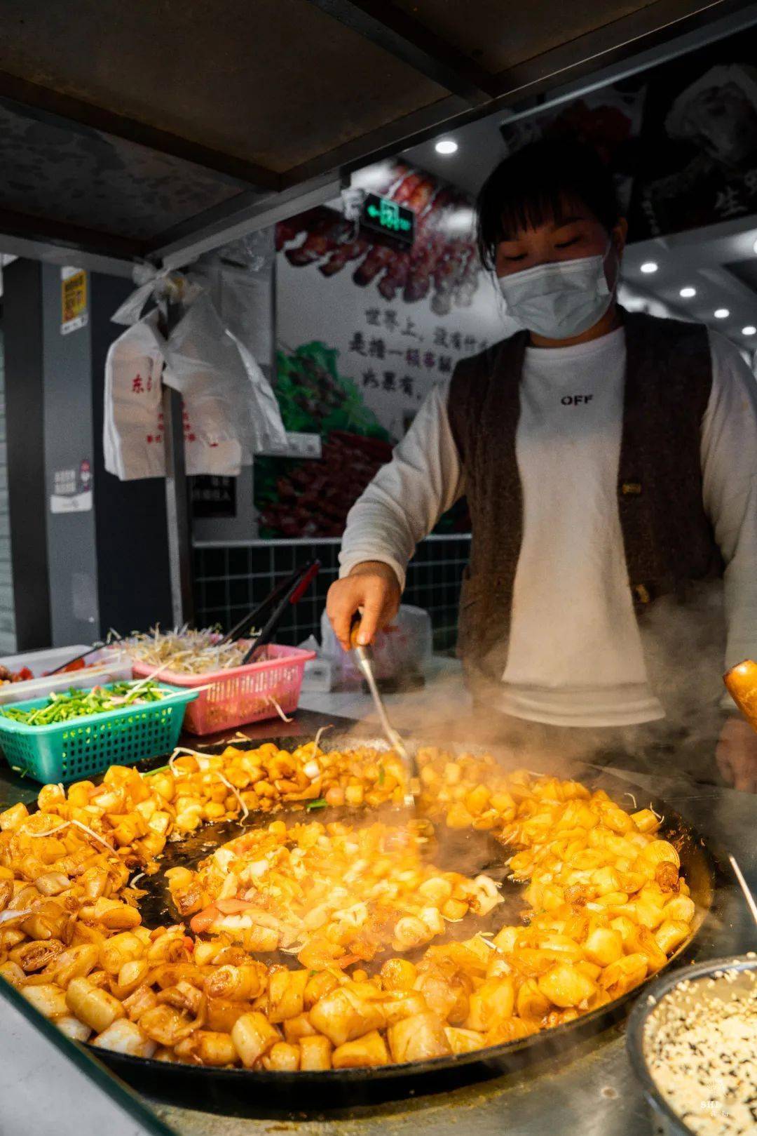这家只卖炒卷粿/炸串/刨冰三款美食的陆丰东海小吃店,没有菜单,人均20