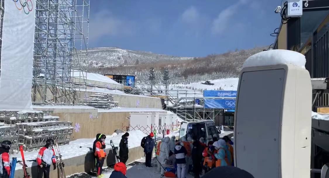 美国选手赛中意外受伤,云顶医疗保障团队迅速响应_崇礼_院区_玛琳