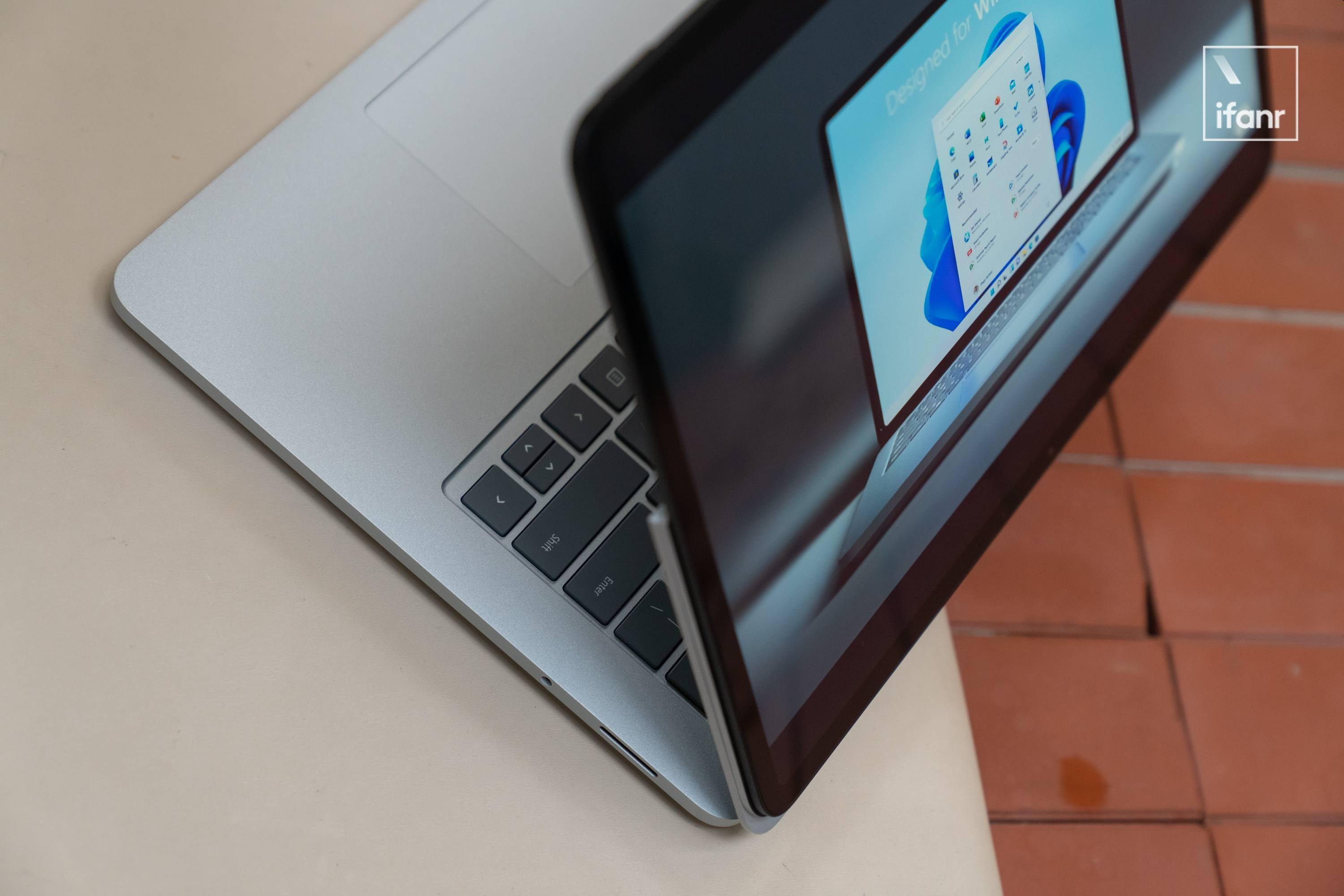 surface laptop studio 图赏:万变不离其宗,还是微软那个味儿_屏幕_模