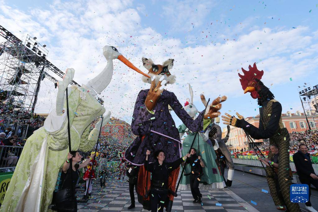法国|尼斯狂欢节上的“鲜花大战”