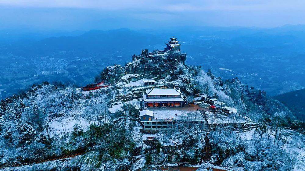 新华社关注宣汉县:雪飘香炉山 如梦如幻_愿望_向萌_夏镜雄