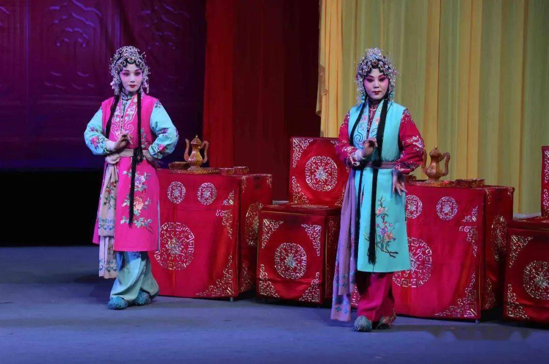正月里长治市上党梆子剧团在潞安剧院上演《杨门女将》_穆桂英_佘太君