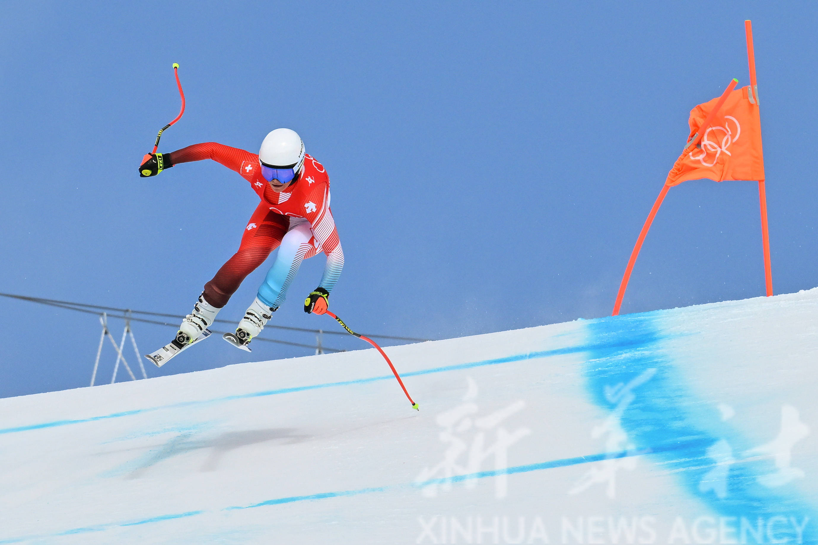 当日,北京2022年冬奥会高山滑雪女子滑降项目比赛在延庆国家高山滑雪