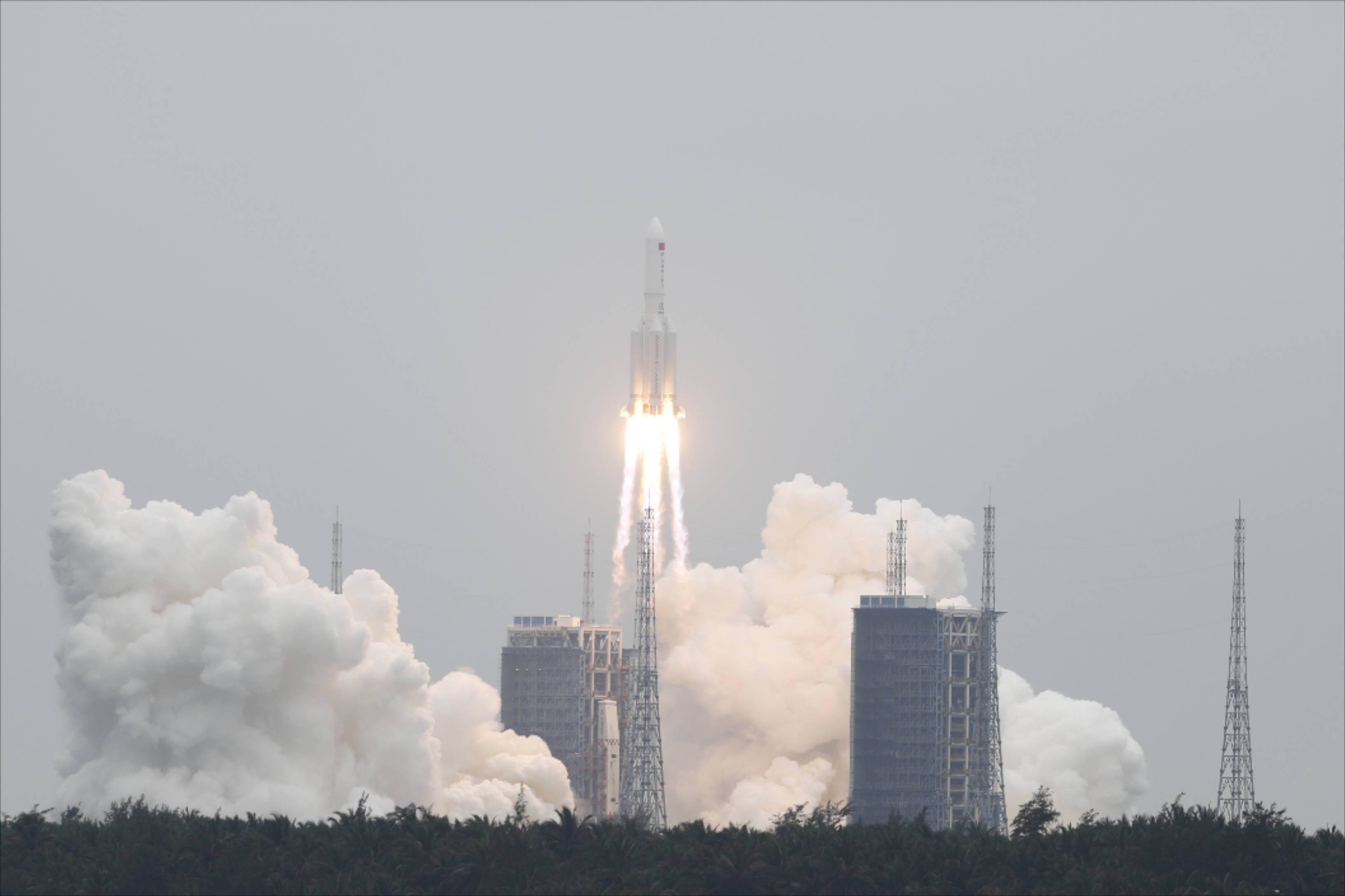 空间|地磁暴引起大气阻力增加，极端情况下可致航天器陨落