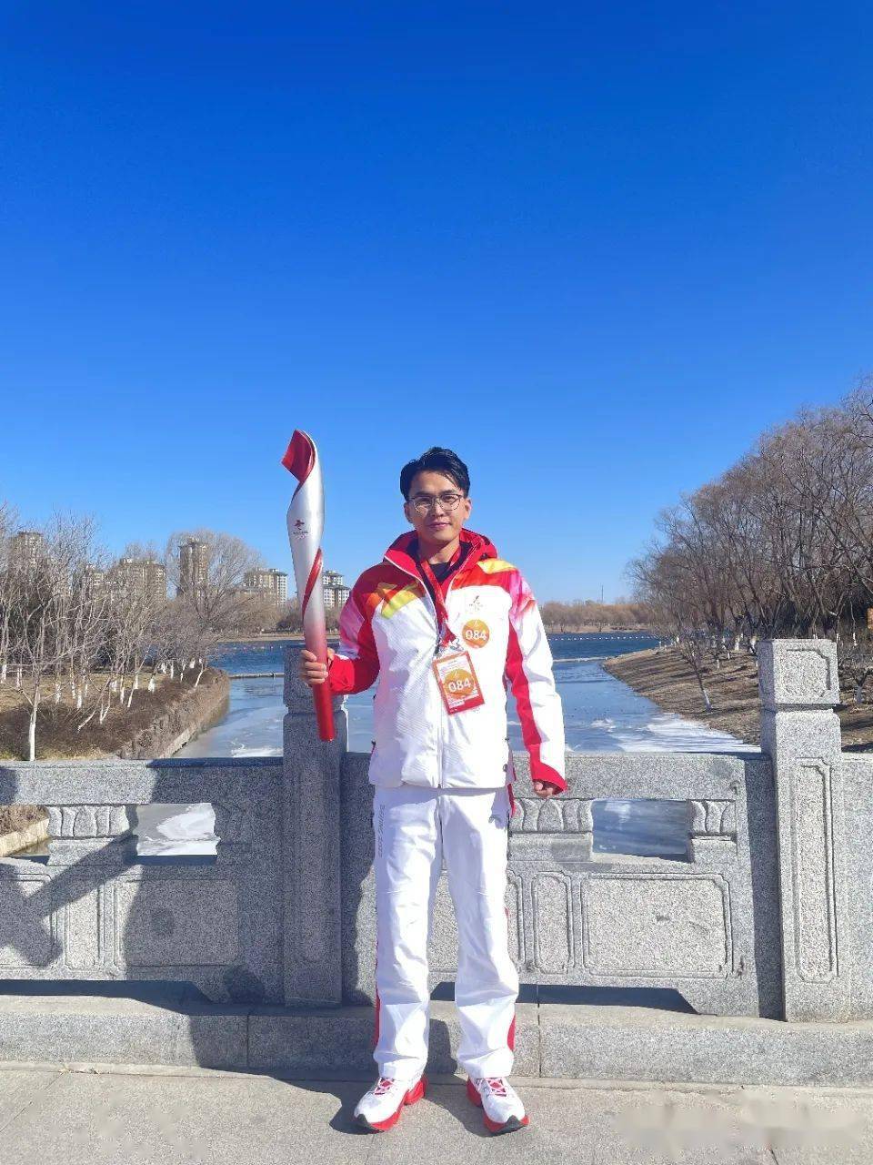 来自九龙的冬奥会火炬手罗家辉:展现新时代青年风采