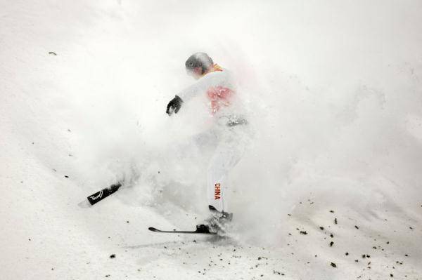 滑雪|北京冬奥会｜王心迪、孙佳旭无缘自由式滑雪男子空中技巧决赛