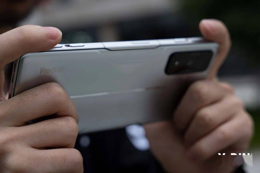 3299元的红米K50电竞版，又要焊死旗舰机的大门了？