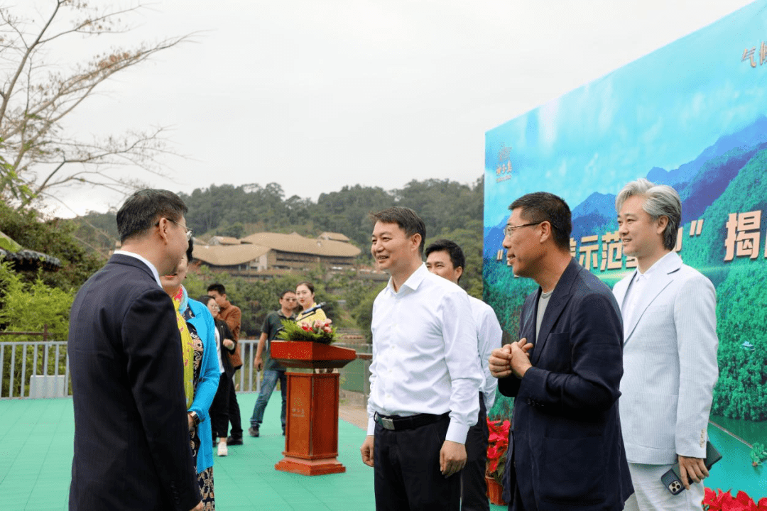 保亭神玉岛文化旅游区"气候康养示范基地"是我省第一个,也是国内气候