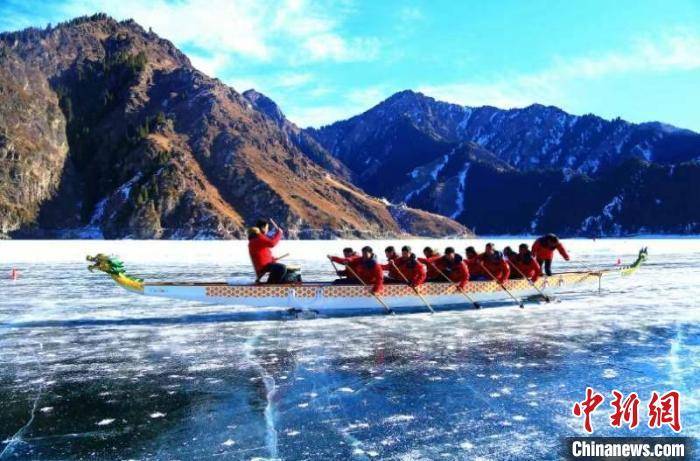 天山天池|新疆天山天池推冰雪活动 游客畅享精彩冰雪季