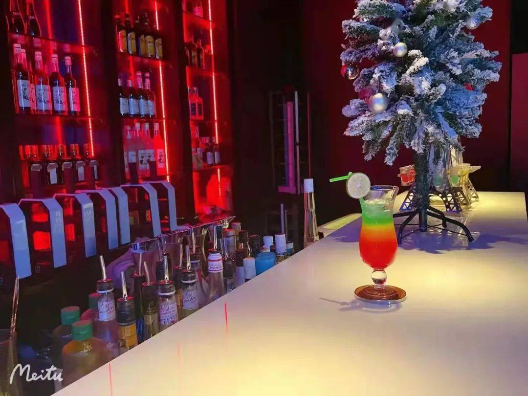 汕头龙湖超嗨热闹非凡人气爆棚的洛城酒吧等你来