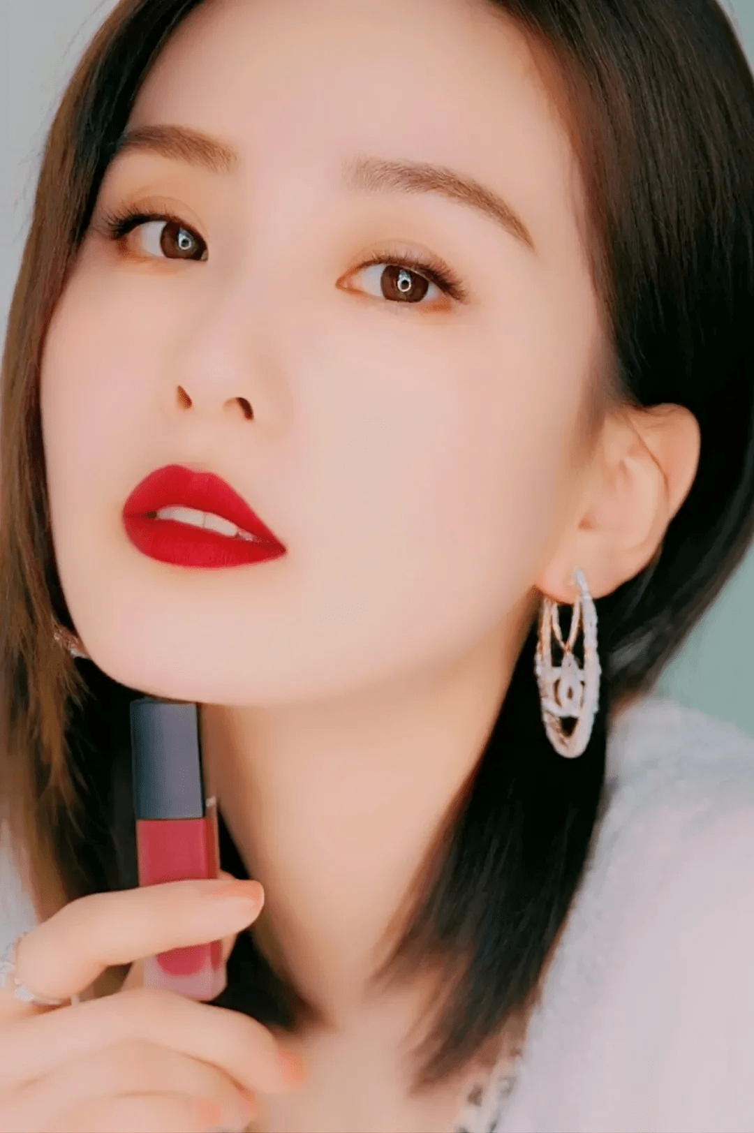 刘诗诗月眉杏目