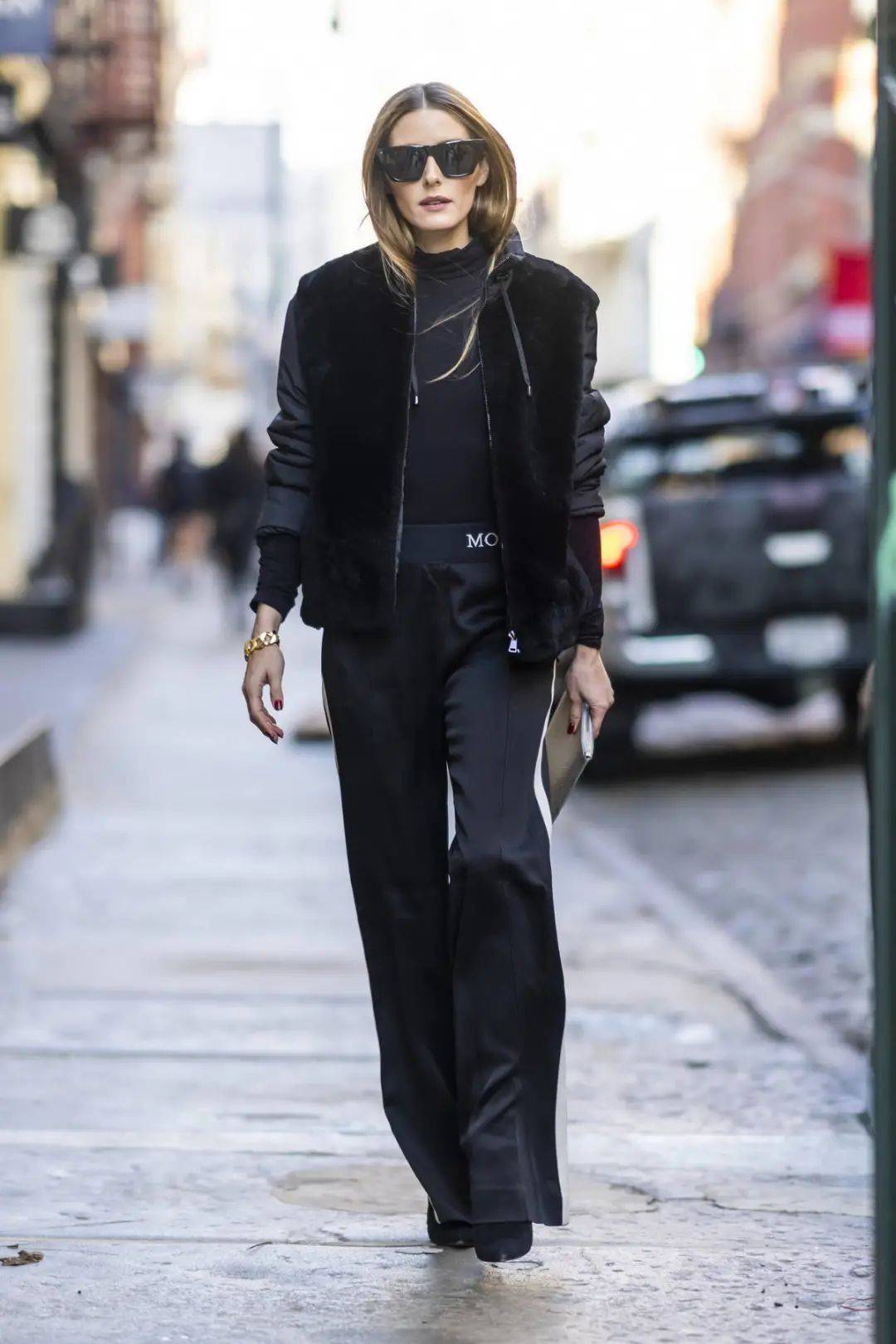 Gene@ 给朱莉的珍珠项链Look跪了,Baby和宋祖儿撞衫谁更美?!开开与新男友浪漫约会【海报街拍】