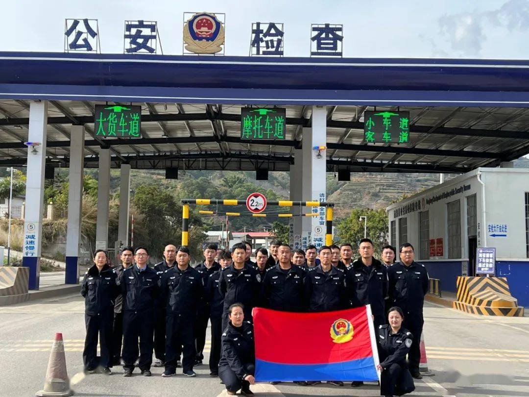 致敬一路走好南涧民警在工作岗位上突发疾病牺牲