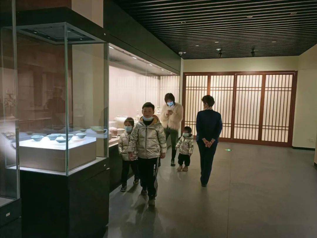 总共四层,包括5个展厅---《大汉儒风展厅》《献县名人展厅》《精品