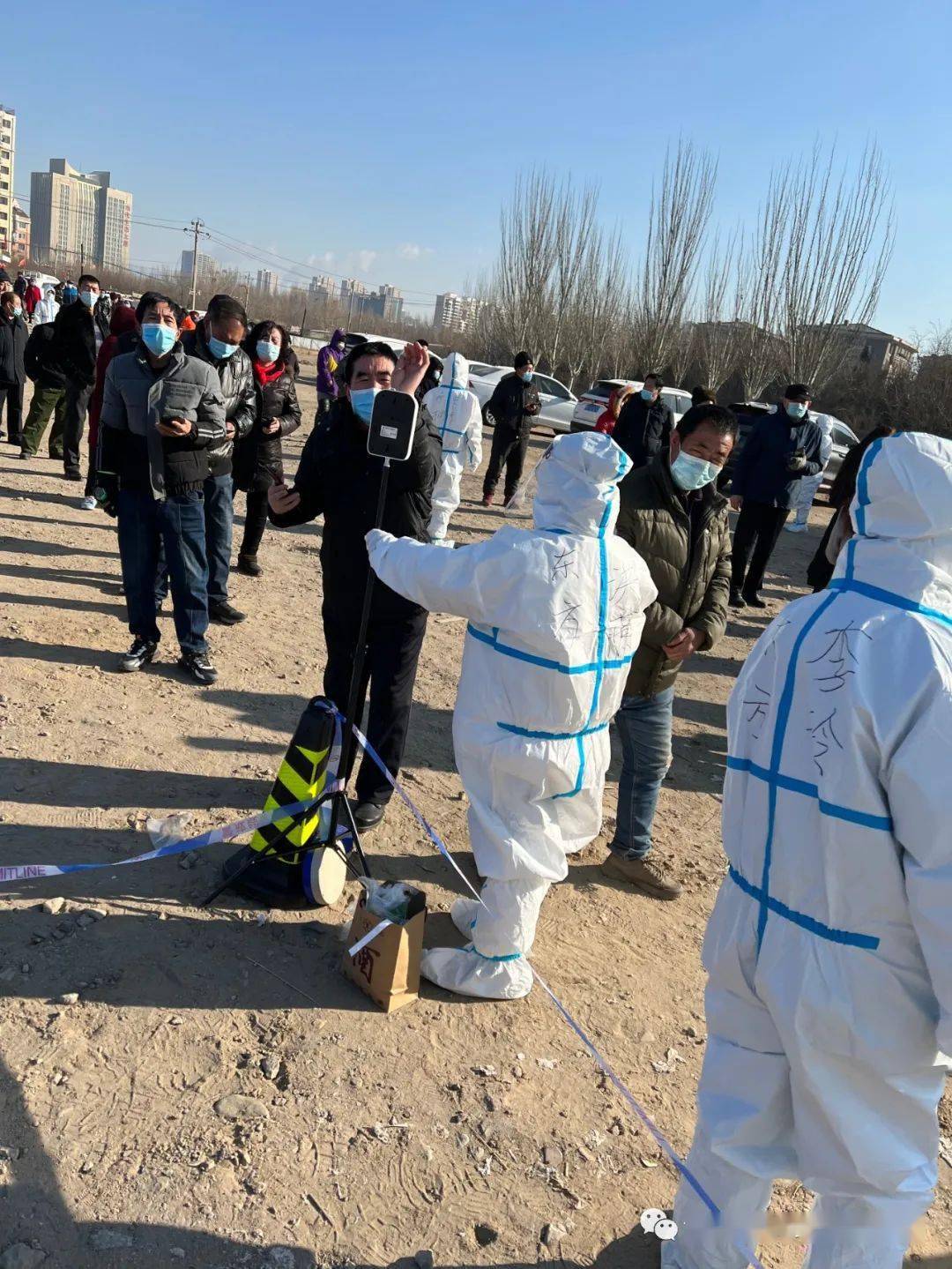 春秋一身白衣抗疫情东方希望小学派出18名教师志愿者助力包头疫情防控