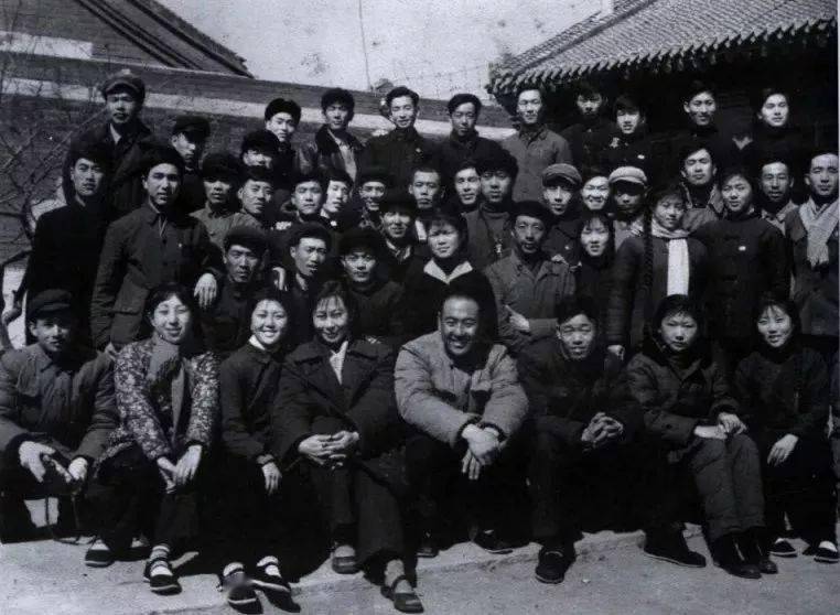 秦皇岛 秦皇岛人的穿衣“年代秀”，就是一部流行史！